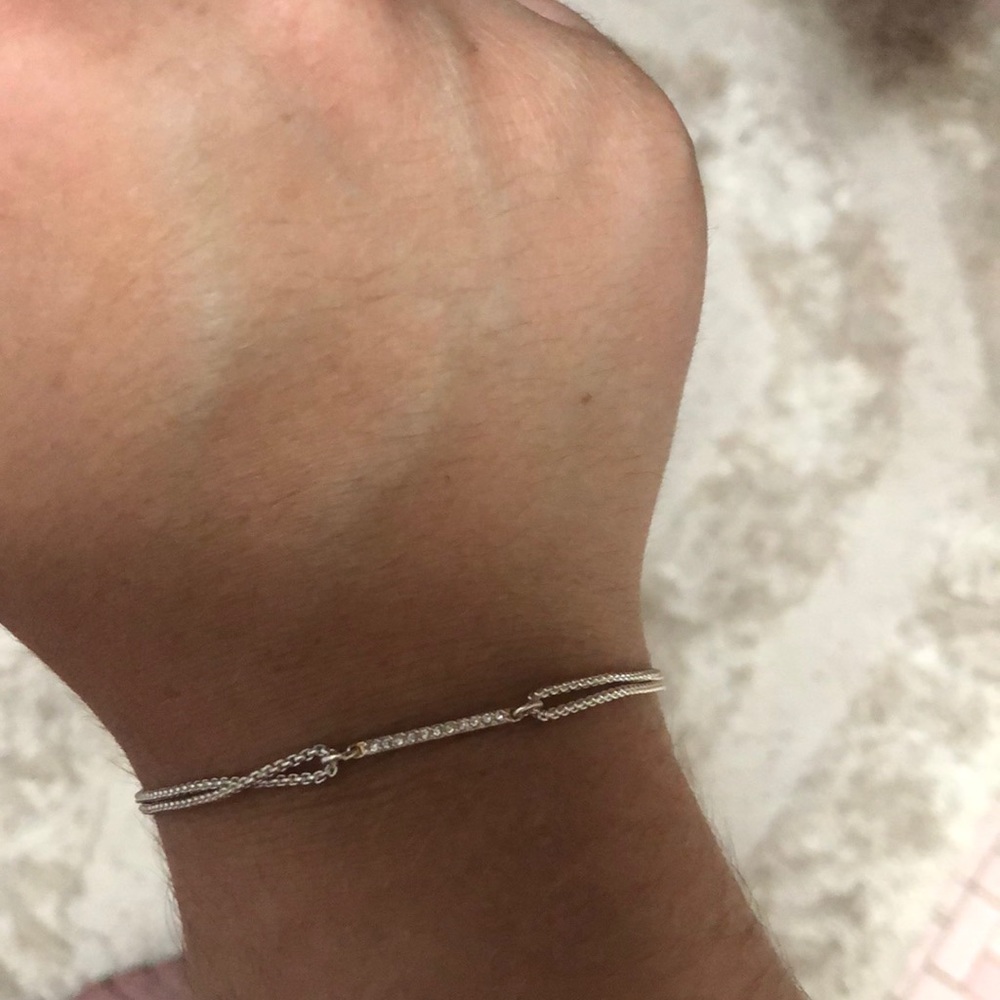 Wrist bracket